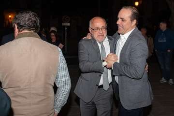 Morales recoge la Medalla de Oro de la Cámara por el servicio del Cabildo a la economía de la Isla (Foto TA)